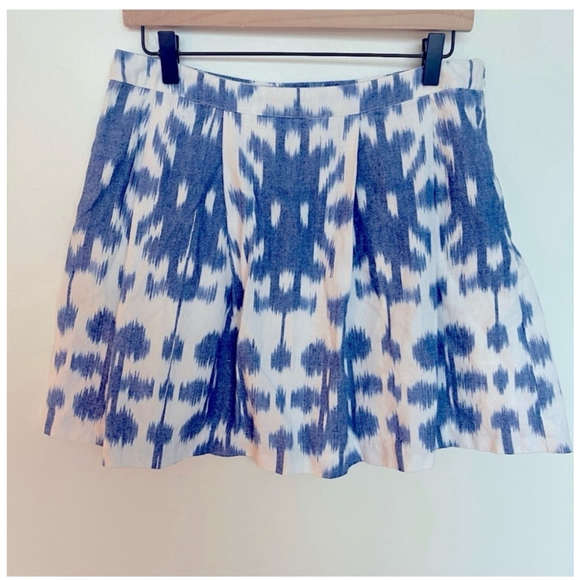 Vineyard Vines Dresses & Skirts - Vineyard Vines Ikat Print Pleated Skirt Blue White Size 8 NWOT